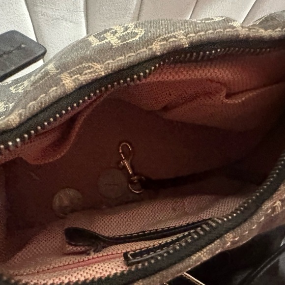 Dooney and Burke Shoulder bag - Picture 5 of 6